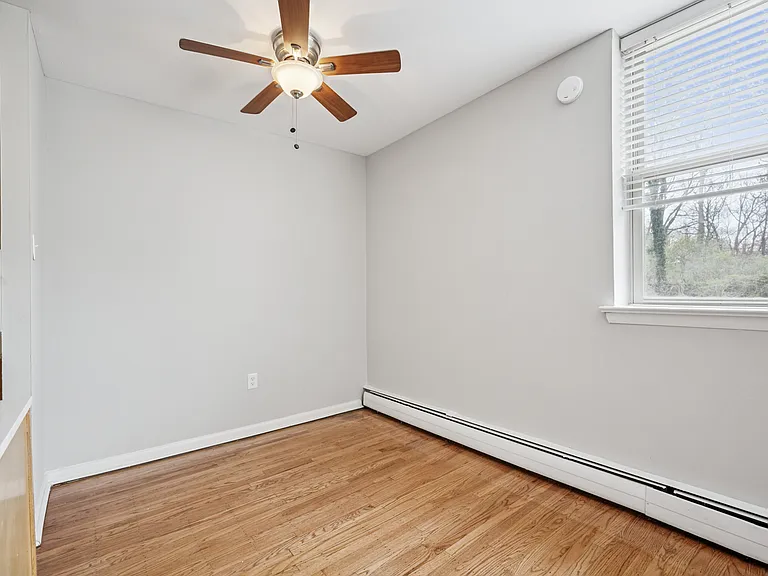 Willow Bend Apartments — Photo 4