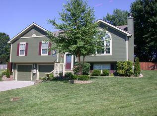 1000 Broadmoor Ct, Raymore, MO 64083