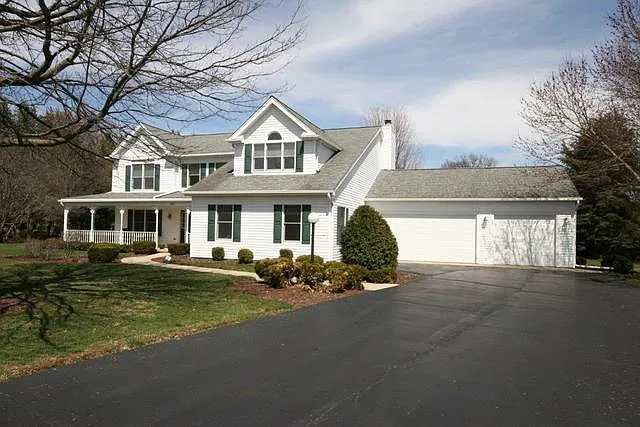 1287 Karyn Ct photo 1