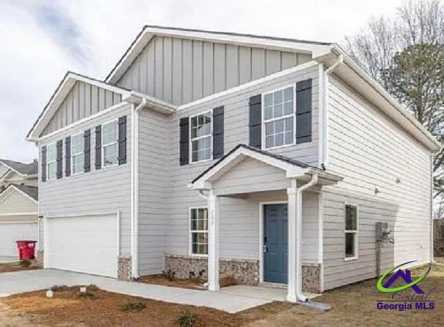 5 bed, 3.0 bath, 2176 sqft, $2,400 — Photo 2