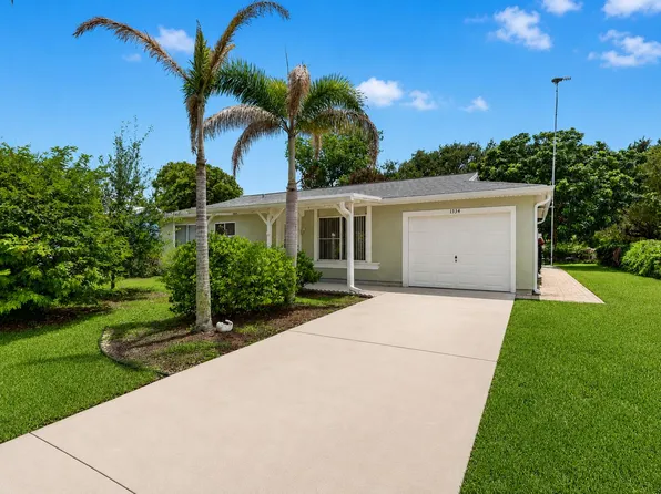 1334 SE Vestridge Lane, Port St Lucie, FL 34952
