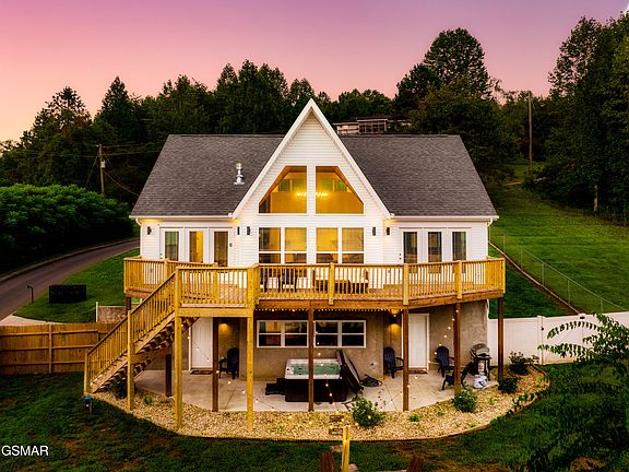 3rd image of 3885 Katelyns Ln