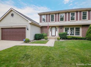 370 W Windsor Dr, Bloomingdale, IL 60108