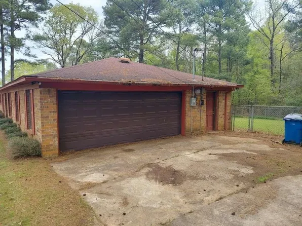 2704 Park Dr, Marshall, TX 75670