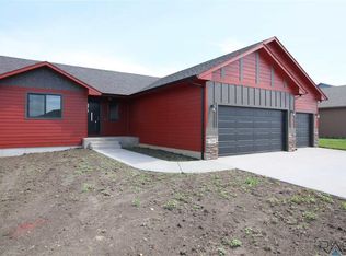 720 W Highpointe St, Tea, SD 57064