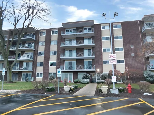 2900 Maple Ave APT 18, Downers Grove, IL 60515