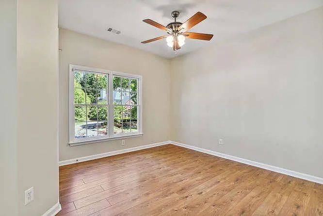 330 Winherst Ln — Photo 18