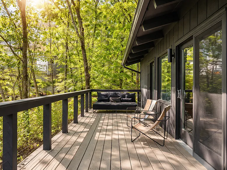 15 Lake View Ct — Photo 11