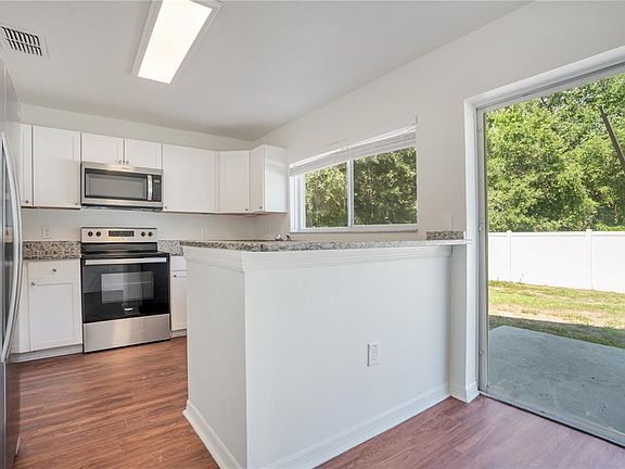 2nd image of 10225 Summerview Cir