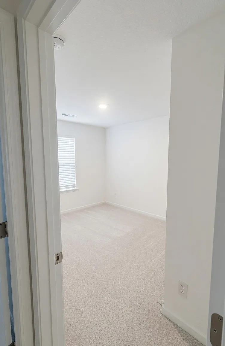 3 bed, 2.5 bath, 2023 sqft, $2,300 — Photo 3