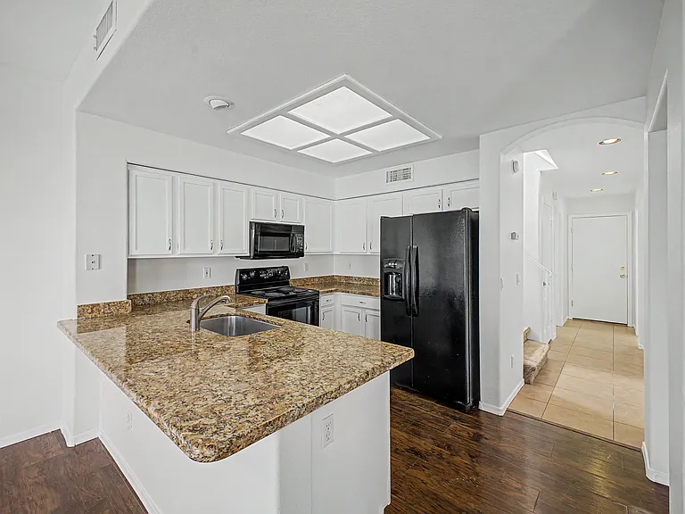 8371 W Melinda Ln — Photo 7
