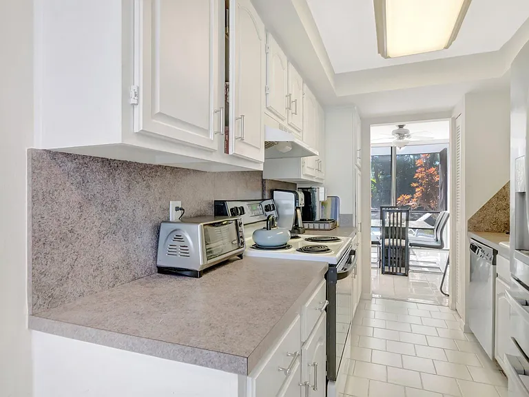 3705 Bridgewood Dr — Photo 12