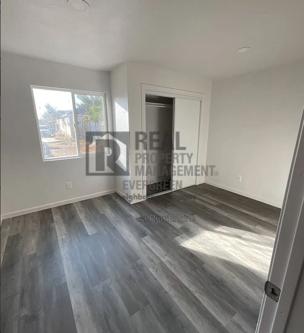 1 bed, 1.0 bath, 400 sqft, $995 — Photo 3