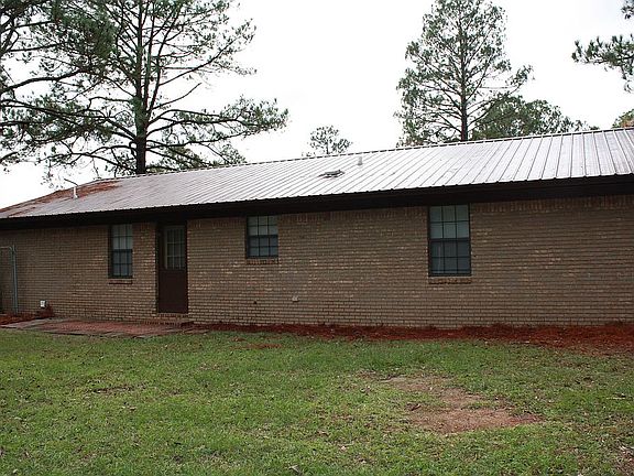 back door goes into kitchen 