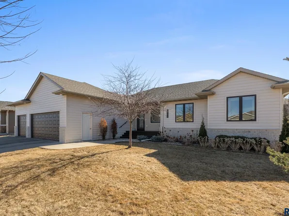 6801 E Steamboat Trl, Sioux Falls, SD 57110