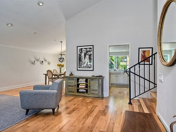 5th image of 1552 Avenida De Las Lilas