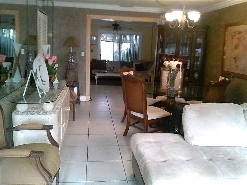 1st image of 4121 NW 8th Ln #4111