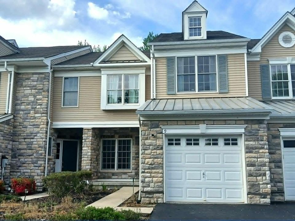 1st image of 9 Wedgewood Ct