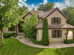 9751 Sunset Cir, Lenexa, KS 66220