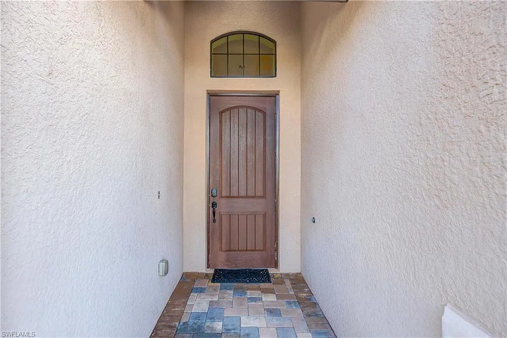 3 bed, 3.0 bath, 2035 sqft, $17,500 — Photo 3