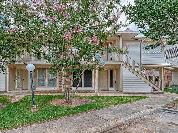 2nd image of 11503 Meadow Ln #A