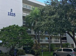 1328 Pasadena Ave S APT 101, South Pasadena, FL 33707