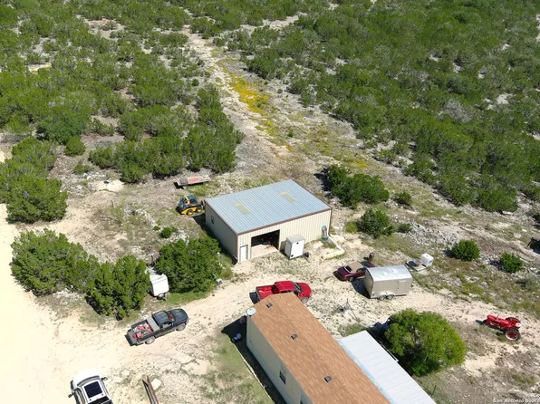 910 SD 23801, Rocksprings, TX 78880