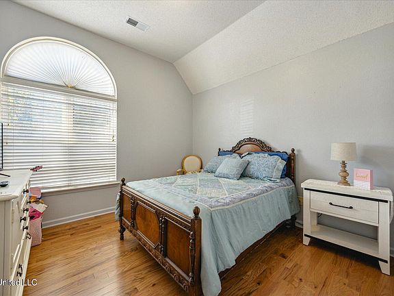 3rd image of 7300 Grandiflora Dr