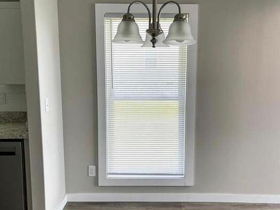 5th image of 7046 Mary Ave