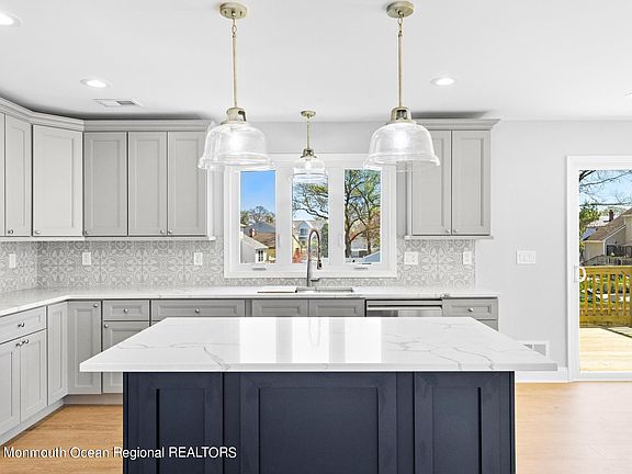 3rd image of 62 Atlantic Ave