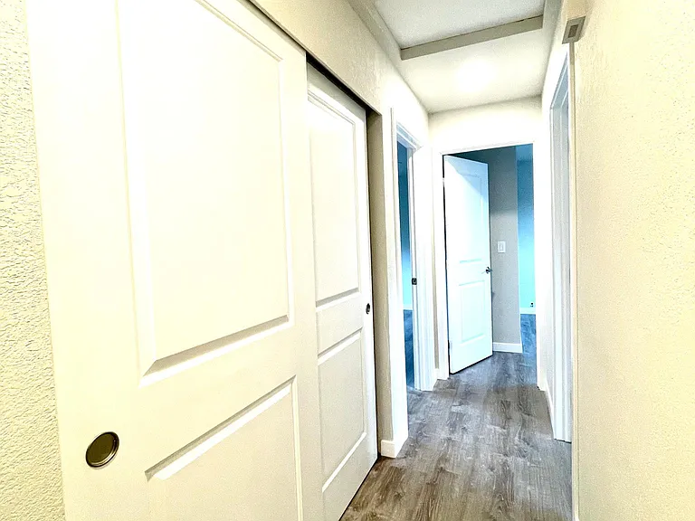 20832 Poplar Way — Photo 28