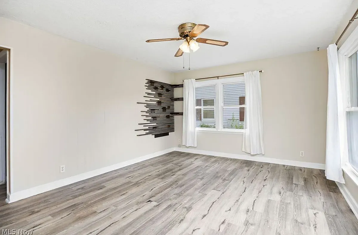 4 bed, $1,799 — Photo 4