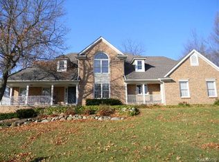 895 Troon, Highland, MI 48357