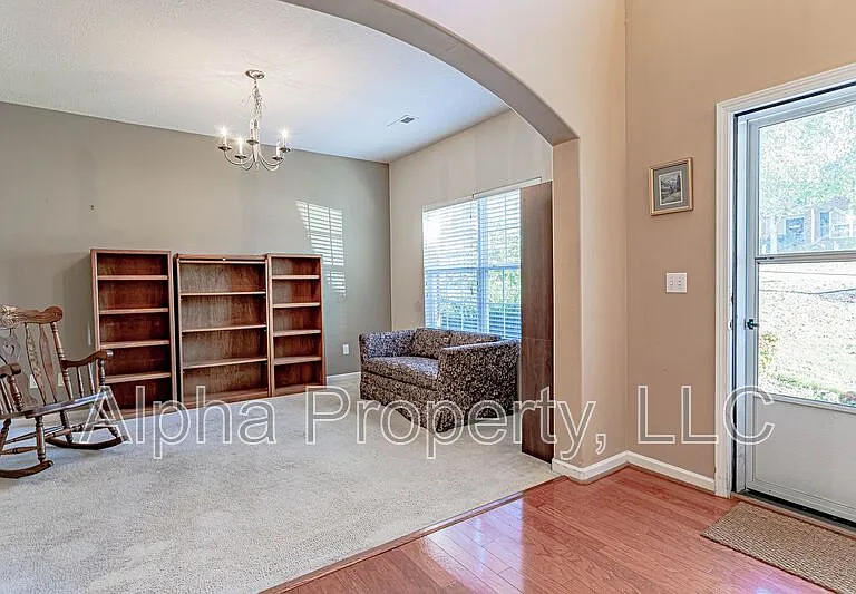 8 Reid Valley Ct — Photo 5