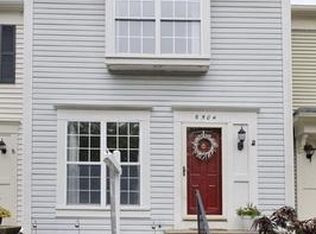 6504 Old Carriage Ln, Alexandria, VA 22315