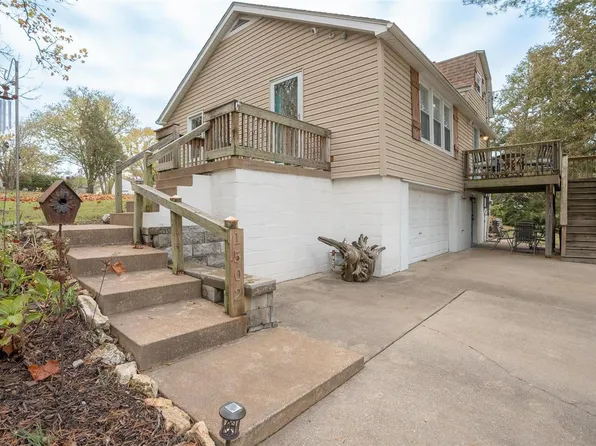 1502 Bunsen Ave, Belleville, IL 62220