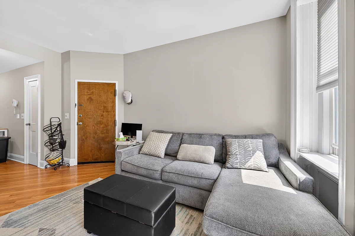 Building Photo - 232 Park Ave #2S