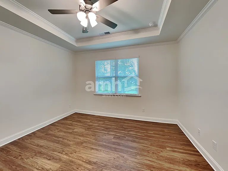 5085 Hudson Valley Dr — Photo 12