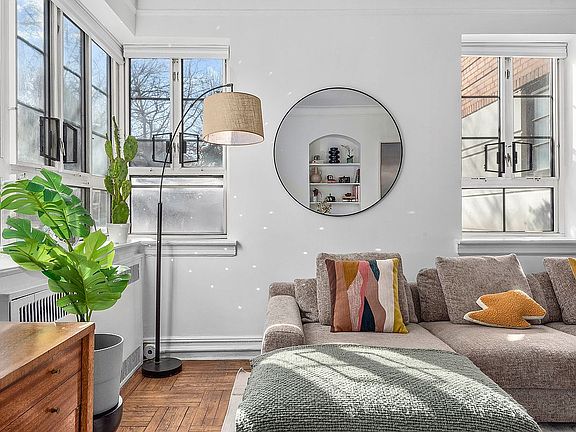 3rd image of 140 8th Ave APT 1B