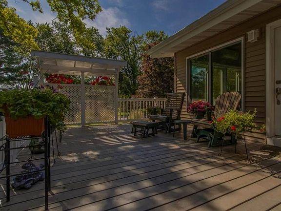3rd image of 115 Woodlane Dr