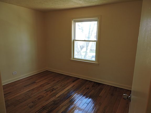 4th image of 8460 S Hoyne Ave