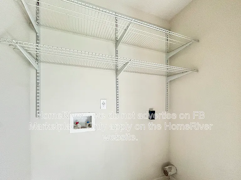 2219 Sotterley Ln — Photo 5