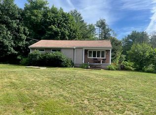 6 Kennison St, Manchester, ME 04351