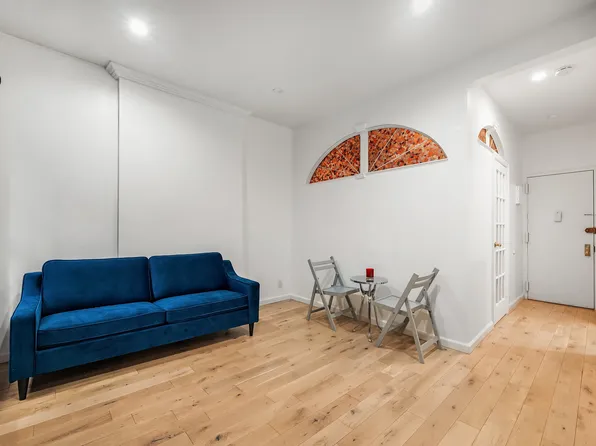 786 Ninth Avenue 2R image 3 of 8