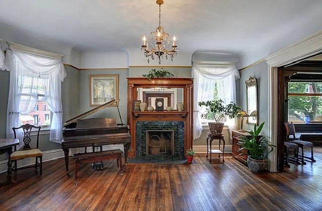 150 Stratford Ave — Photo 12