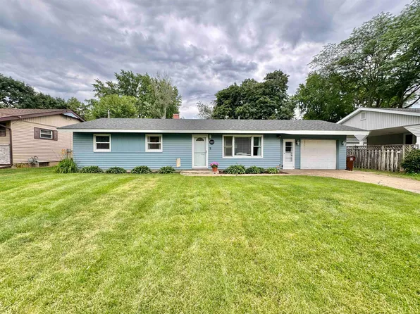 207 E 9th St, Pecatonica, IL 61063