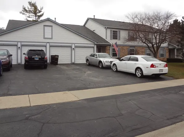 220 Brett Cir, Wauconda, IL