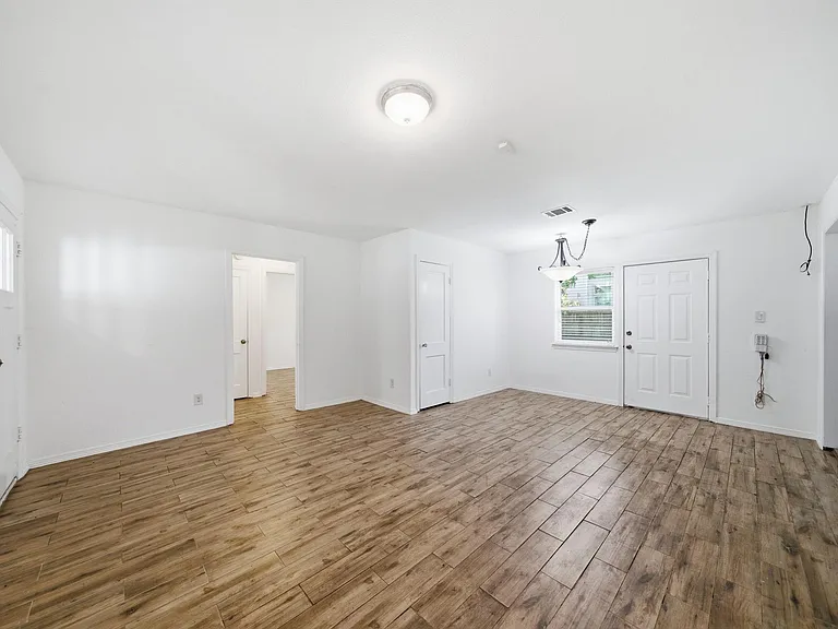 4403 Cynthia St — Photo 4