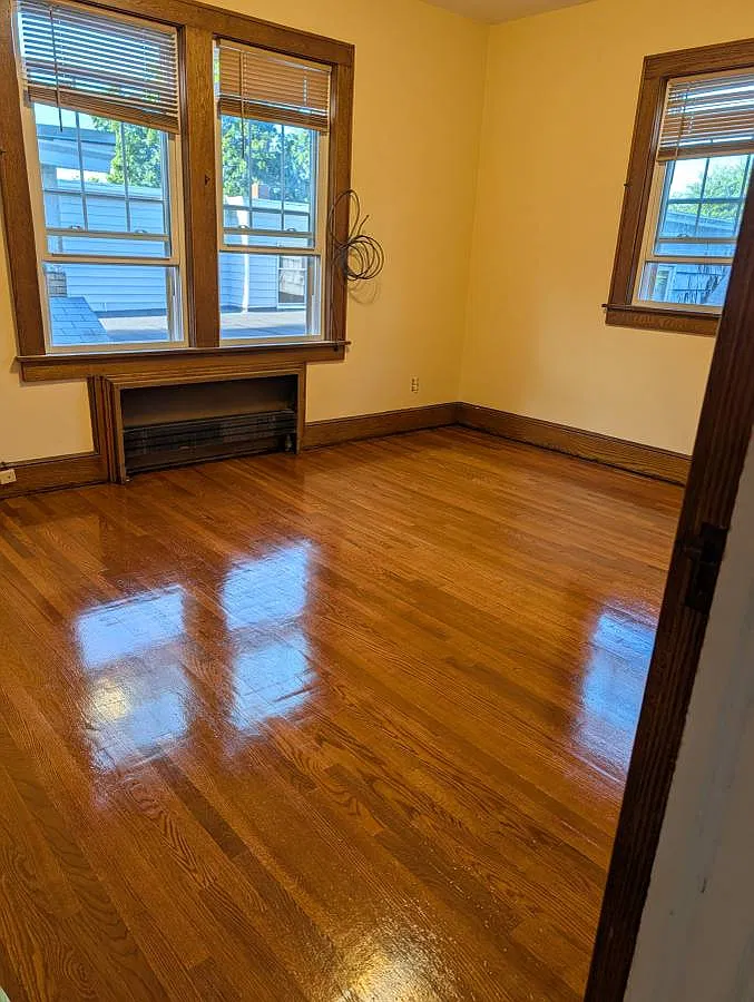 144 Oak St — Photo 3