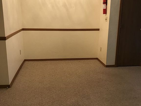2nd image of 465 Laverne Dr APT 1